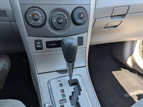Used 2013 Toyota Corolla LE image 14