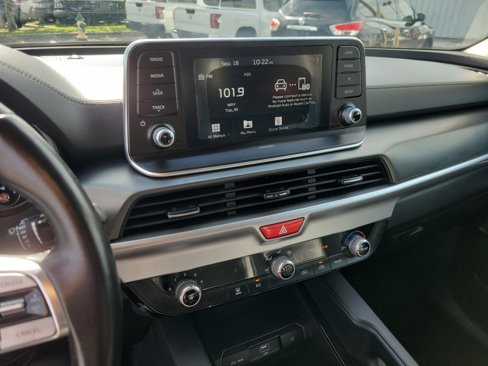 Used 2020 Kia Telluride LX image 18