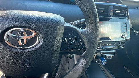 Used 2020 Toyota Prius LE image 29