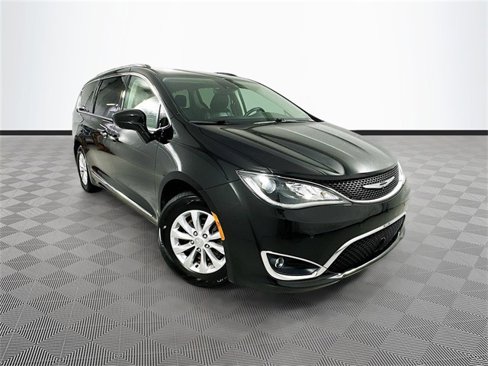 Used 2018 Chrysler Pacifica Touring-L w/ Advanced Safetytec Group image 1