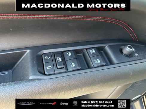 Used 2022 Jeep Compass Trailhawk w/ Trailhawk Elite Group image 11