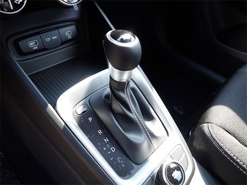 New 2025 Hyundai Venue SEL image 16