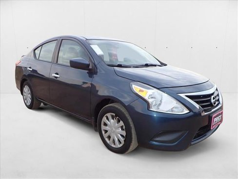 Used 2015 Nissan Versa SV image 6
