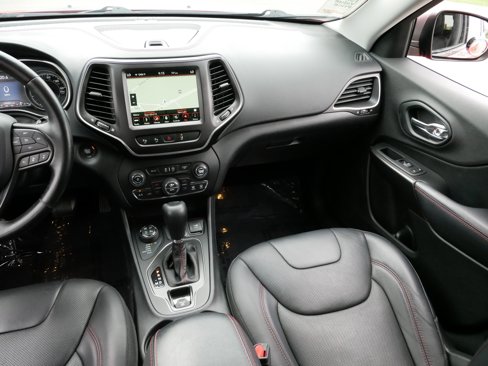 Used 2019 Jeep Cherokee Trailhawk image 11