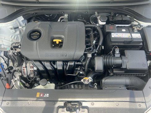 Used 2020 Hyundai Elantra SE w/ Cargo Package (C1) image 10