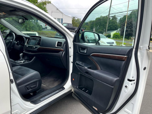 Used 2016 Toyota Highlander Limited image 16