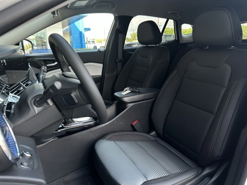 New 2025 Chevrolet Trax LT w/ Driver Confidence Package image 13