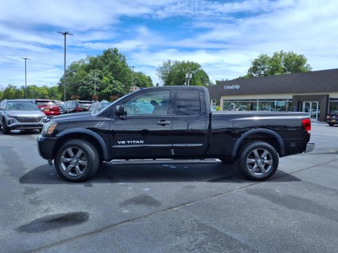 Used 2015 Nissan Titan SV w/ SV Value Truck Package image 3