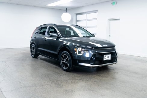 Used 2023 Kia Niro SX image 26