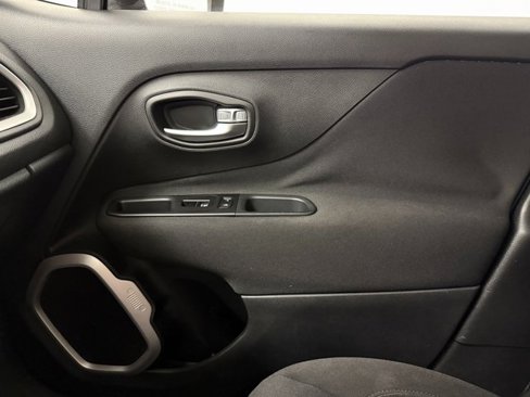 Used 2019 Jeep Renegade Latitude image 25
