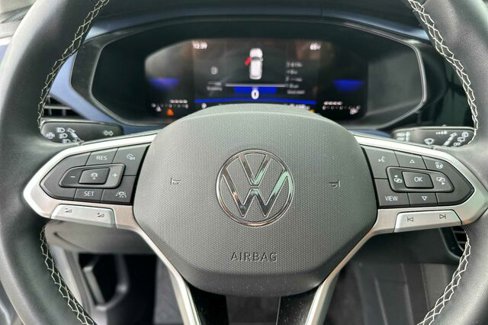 Certified 2023 Volkswagen Taos SE w/ Panoramic Sunroof Package image 23