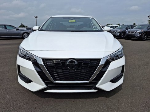 Used 2022 Nissan Sentra SV image 2