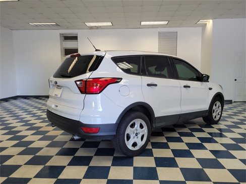 Used 2019 Ford Escape S image 9