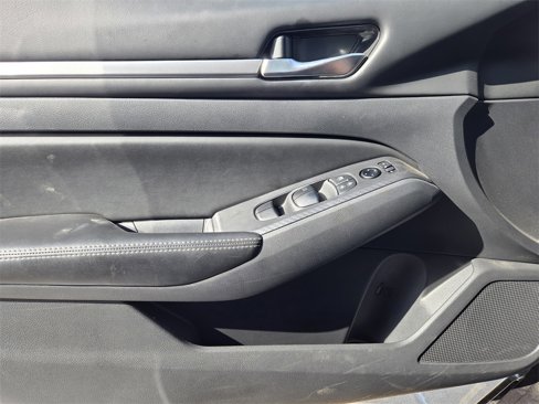 Used 2022 Nissan Altima 2.5 SV image 18