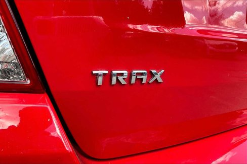 Used 2020 Chevrolet Trax LS w/ LPO, Cargo Package image 28