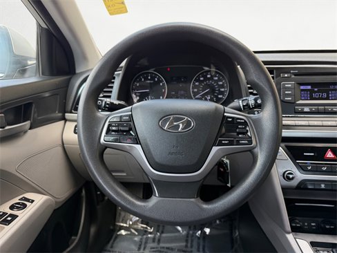Used 2018 Hyundai Elantra SE image 12