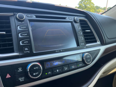 Used 2015 Toyota Highlander Limited image 32
