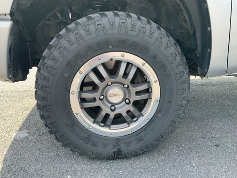 Used 2014 Toyota Tundra SR5 w/ TRD Off Road Package image 17