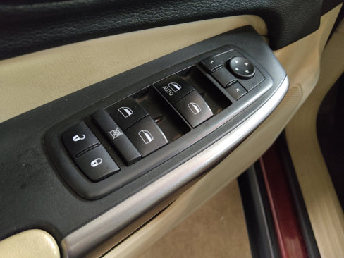 Used 2019 Jeep Cherokee Latitude w/ Popular Appearance Group image 27