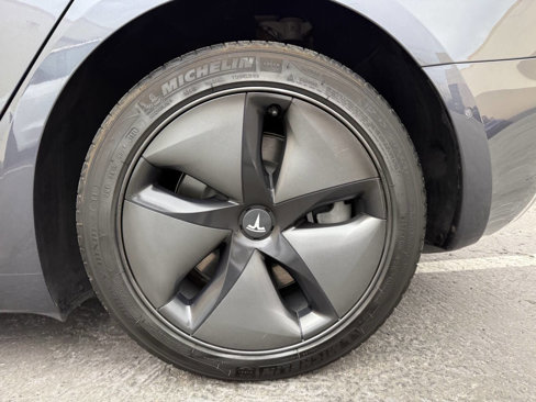 Used 2018 Tesla Model 3 Mid Range image 31