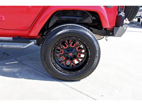 Used 2018 Jeep Wrangler Unlimited Sahara image 25