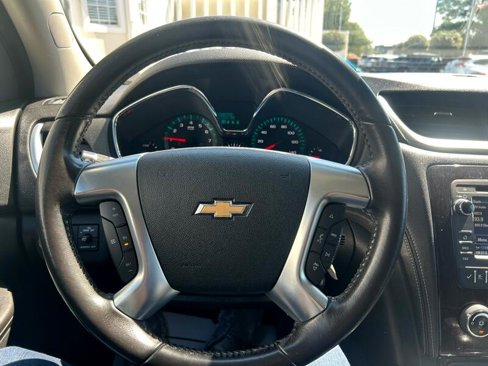 Used 2016 Chevrolet Traverse LT w/ Style and Technology Package image 11