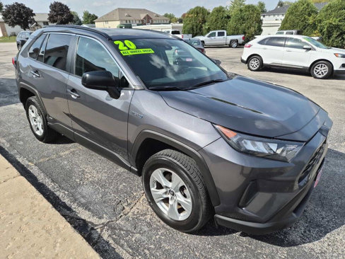 Used 2020 Toyota RAV4 LE image 1
