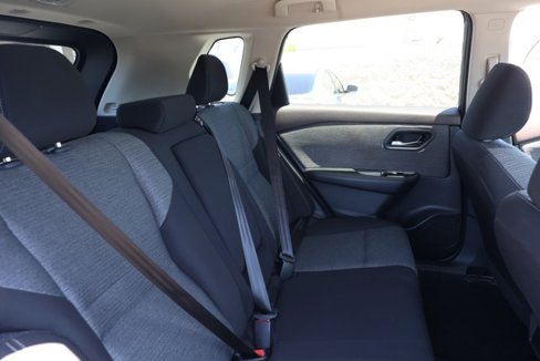 Used 2023 Nissan Rogue SV image 18