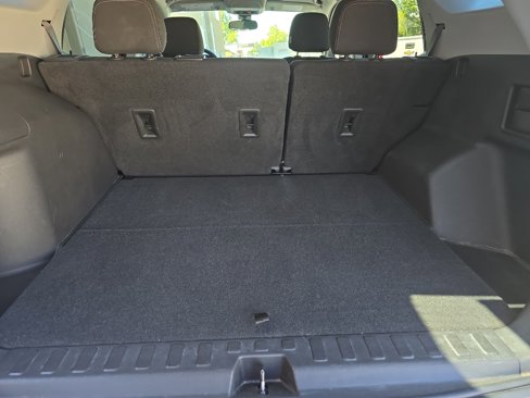 Used 2022 GMC Terrain SLE image 12