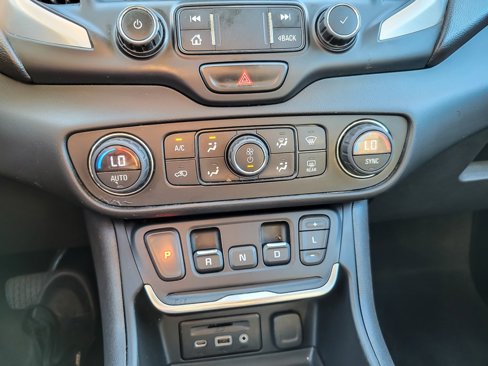 Used 2020 GMC Terrain SLT image 13