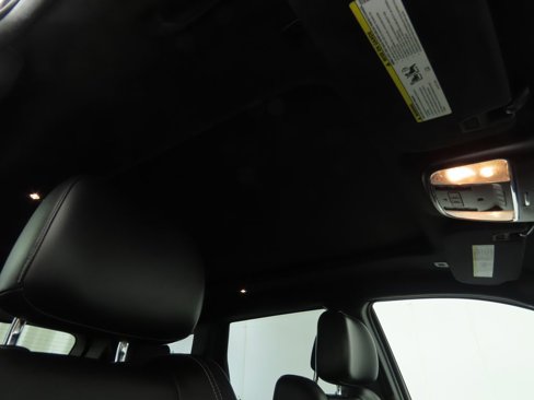 Used 2017 Jeep Grand Cherokee Limited w/ Luxury Group II image 19