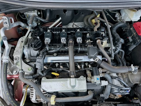 Used 2022 Nissan Versa SV image 26