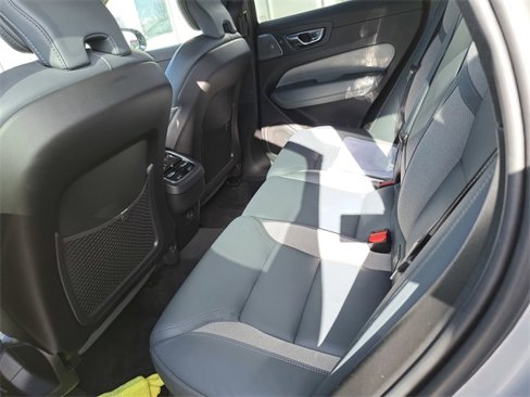Used 2022 Volvo XC60 B6 R-Design w/ Advanced Package image 22