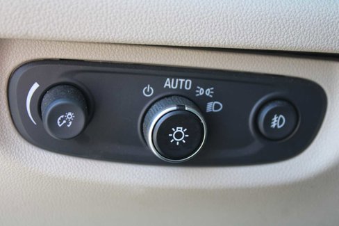Used 2018 Buick Regal Essence w/ Driver Confidence Package #1 image 27