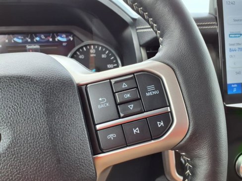 Used 2024 Ford Expedition XLT image 17