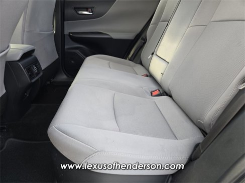 Used 2022 Toyota Venza LE image 12