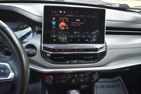 Used 2022 Jeep Compass Limited image 26