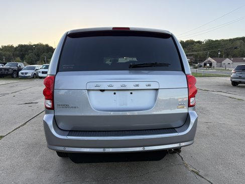 Used 2015 Dodge Grand Caravan SXT w/ UConnect Hands-Free Group image 9