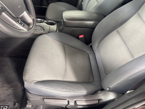 Used 2013 Kia Sorento LX w/ Convenience Pkg image 13