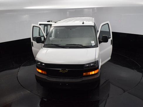 Used 2022 Chevrolet Express 2500 w/ Driver Convenience Package image 33