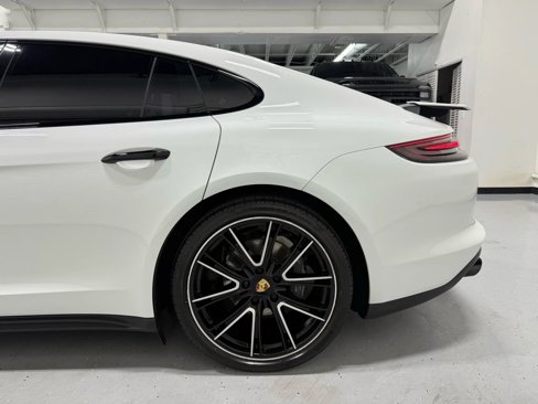 Used 2018 Porsche Panamera image 9