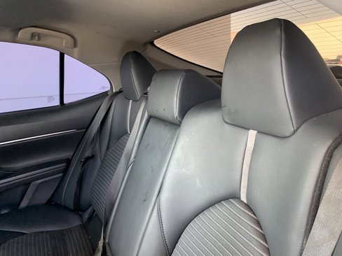Used 2019 Toyota Camry L image 14