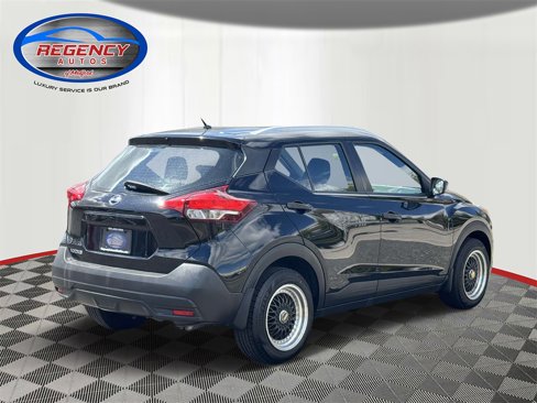 Used 2019 Nissan Kicks S image 5