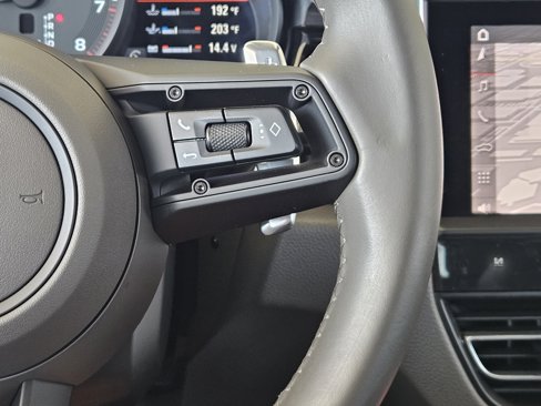 Certified 2025 Porsche Macan image 27