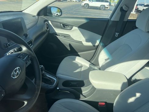 Used 2023 Hyundai Kona SEL image 5