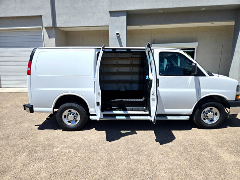 Used 2023 Chevrolet Express 2500 w/ Driver Convenience Package image 7