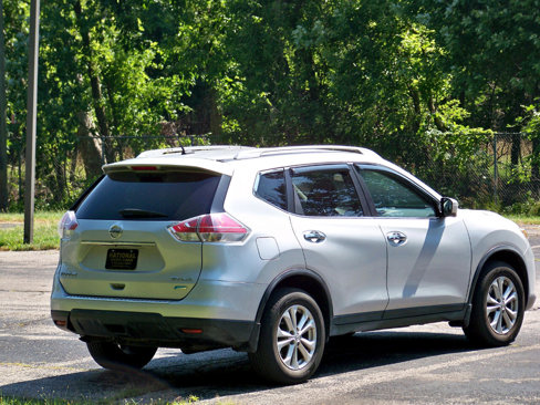 Used 2014 Nissan Rogue SV image 4