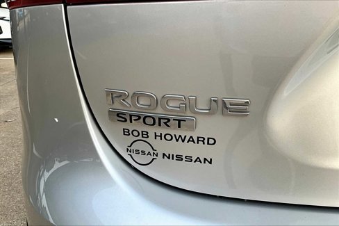 Used 2020 Nissan Rogue Sport S image 9