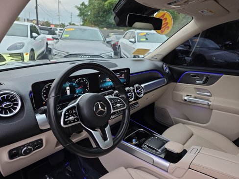 Used 2021 Mercedes-Benz GLB 250 4MATIC w/ Premium Package image 22