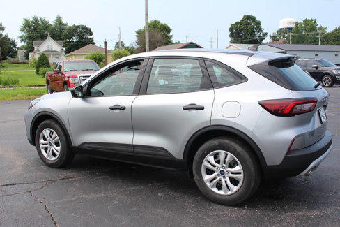 Used 2023 Ford Escape AWD image 2